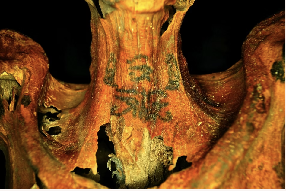 Die Tattoos der Pharaonen -Verborgene Kunst unter dem Sand